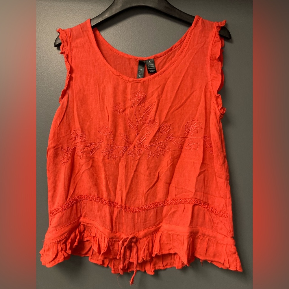 💛TODAY***$10***Fun & Flirt vintage red with orange tones tank top.